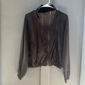 Lululemon Jacket - can be worn three way! - Black - 8